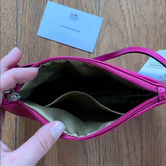 NWT Bright Magenta Coach Wristlet - Picture 7 of 7